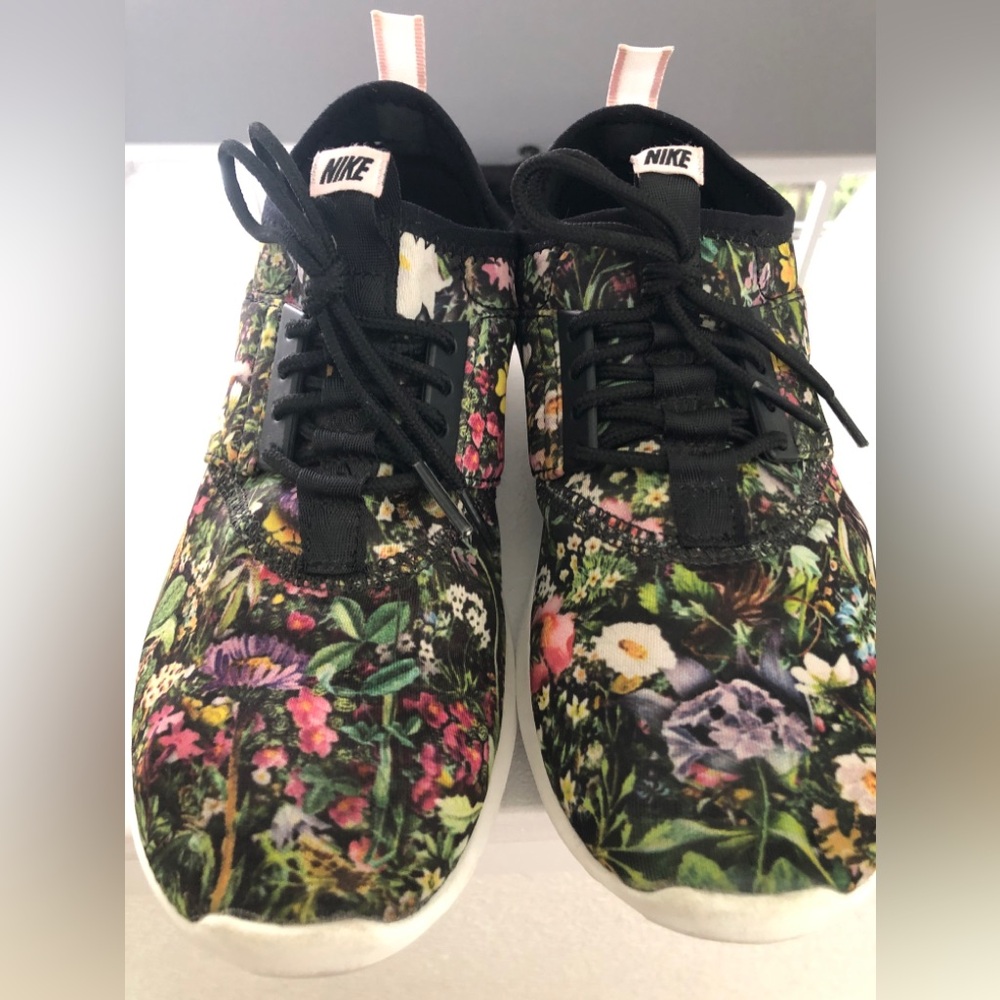 Nike Roshe Floral Spring Garden Shoes 7